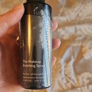 Skindinavia Makeup Finishing Spray - Black
